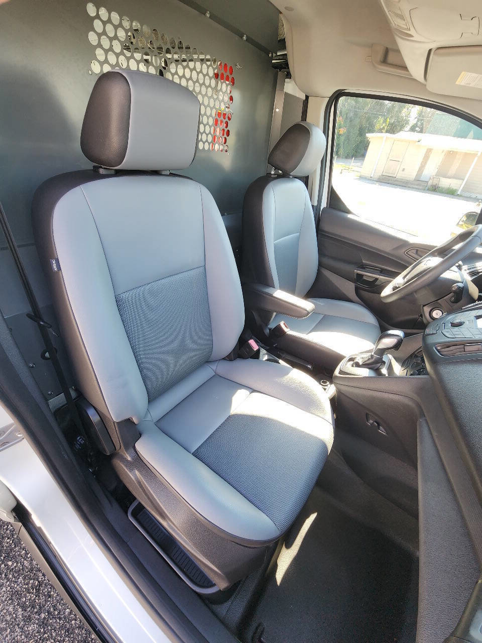 Used 2015 Ford Transit Connect XL image 36