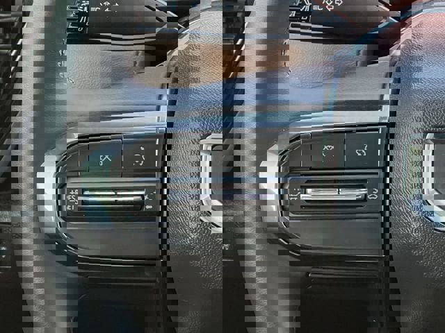 Used 2024 GMC Canyon AT4 image 15