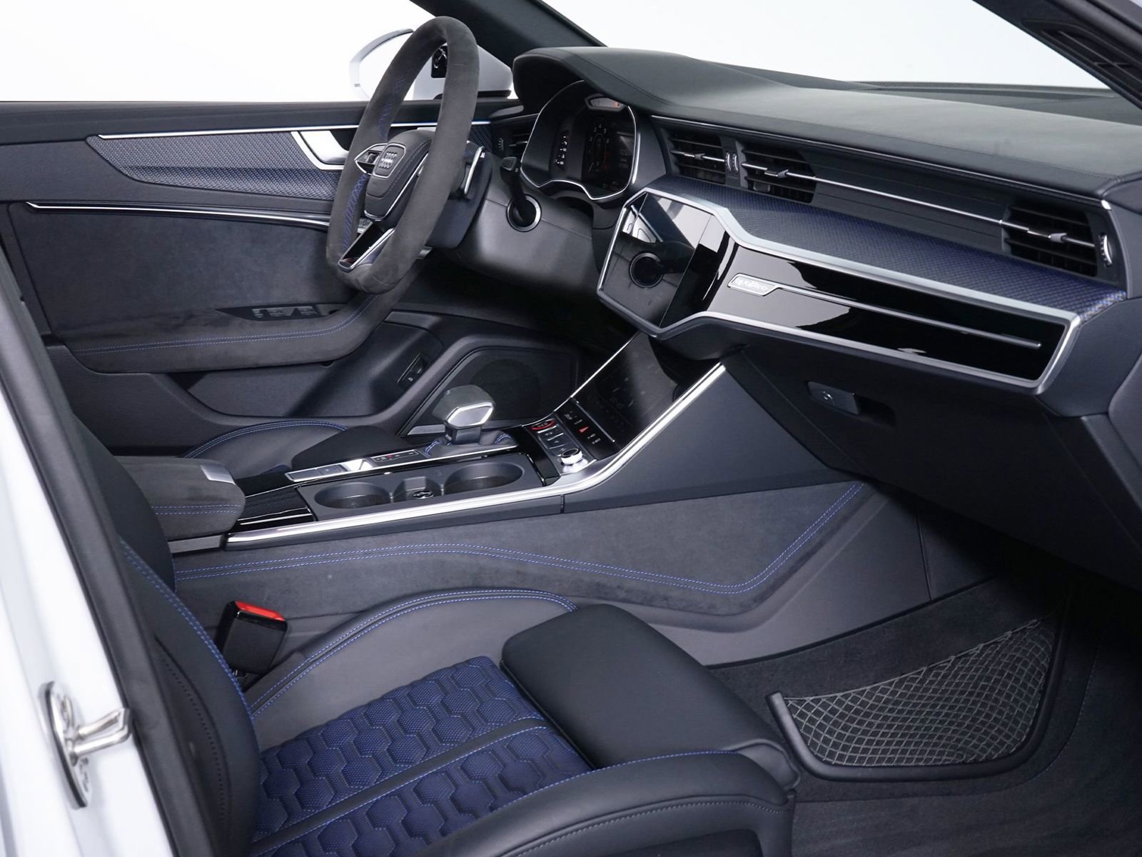 Used 2025 Audi RS 6 performance image 32