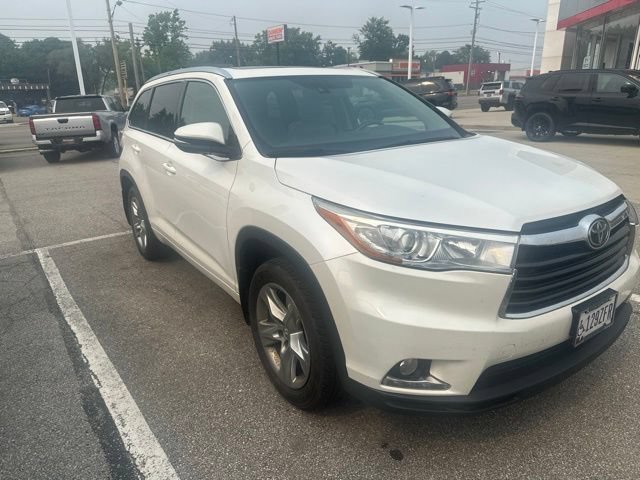 Used 2015 Toyota Highlander Limited Platinum AWD/4WD image 2