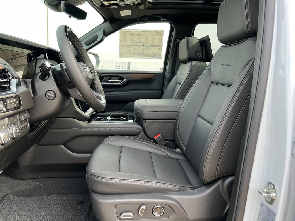 New 2026 GMC Yukon XL Denali w/ Denali Reserve Package AWD/4WD image 4