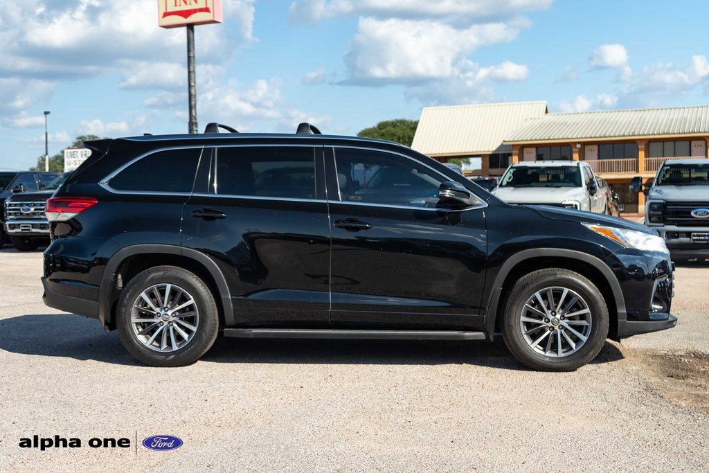 Used 2018 Toyota Highlander XLE image 4