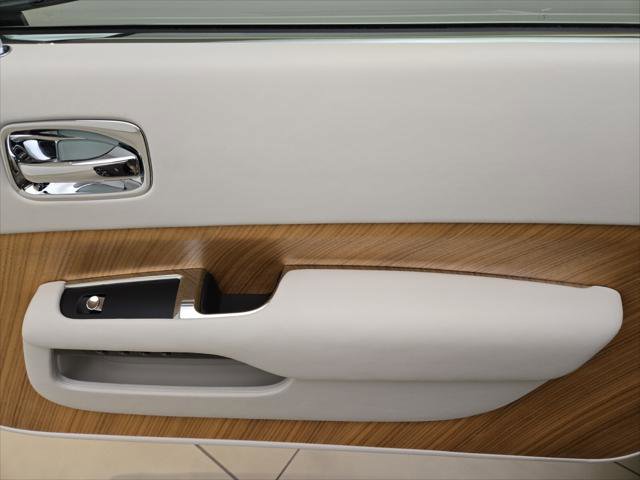 Certified 2016 Rolls-Royce Wraith image 26