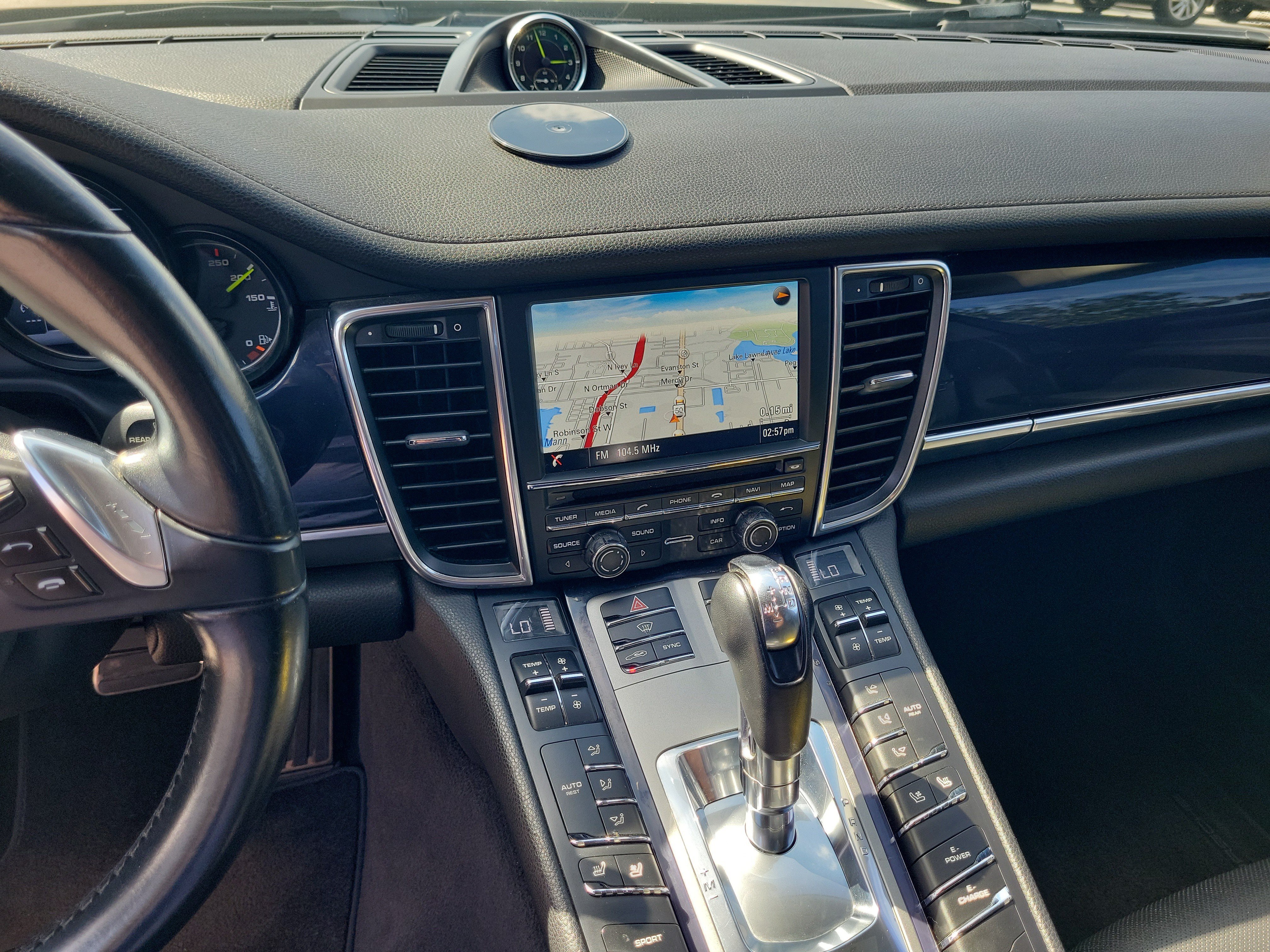 Used 2015 Porsche Panamera S RWD image 21
