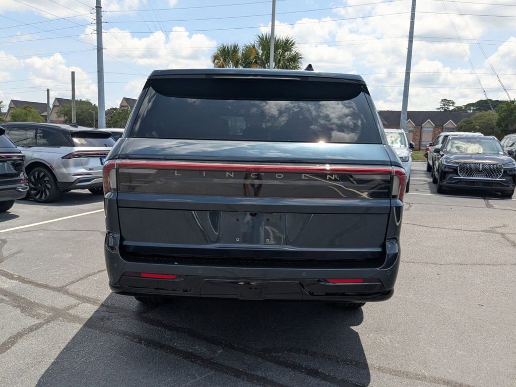 New 2026 Lincoln Navigator L Reserve AWD/4WD image 5