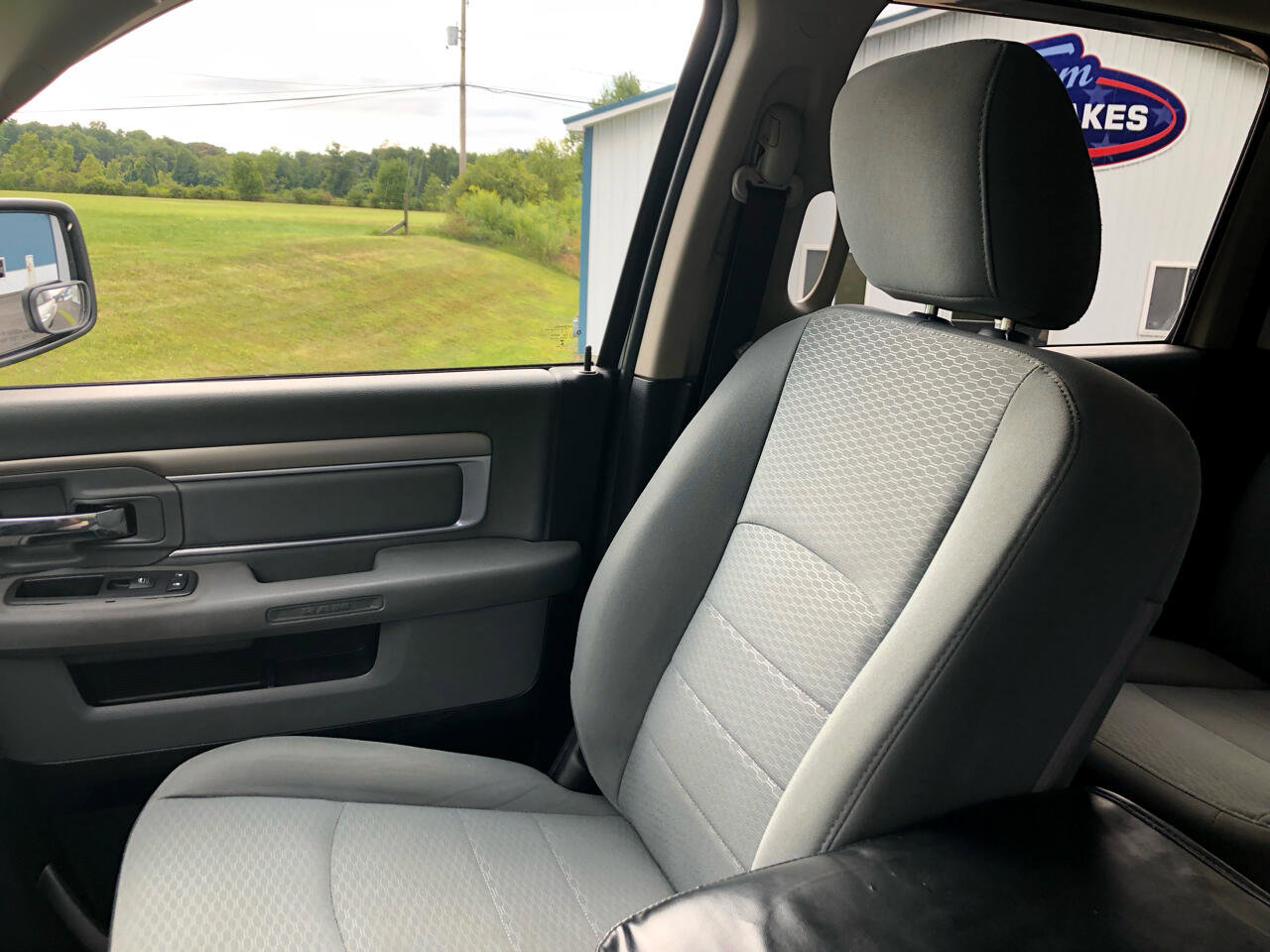 Used 2015 RAM 2500 SLT image 38