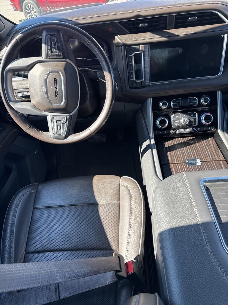Used 2022 GMC Yukon Denali w/ Denali Ultimate Package image 9