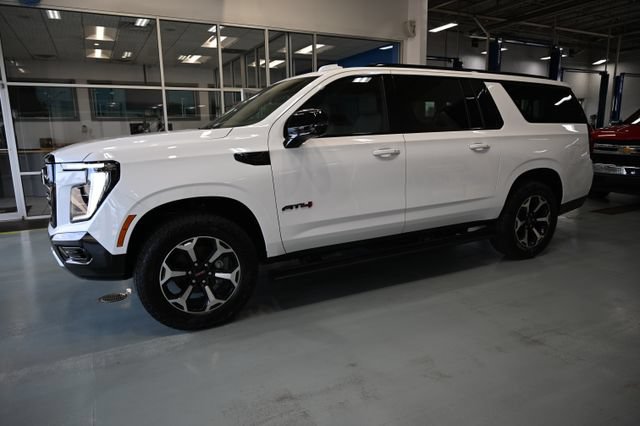 New 2026 GMC Yukon XL AT4 w/ AT4 Premium Plus Package AWD/4WD image 9