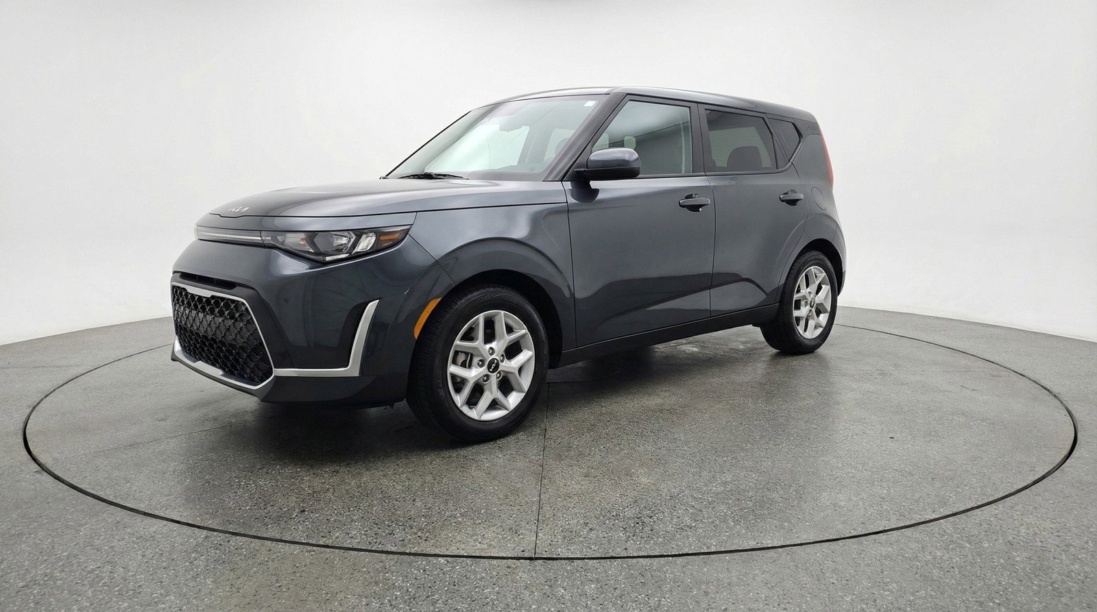 Used 2025 Kia Soul LX w/ LX Technology Package image 3