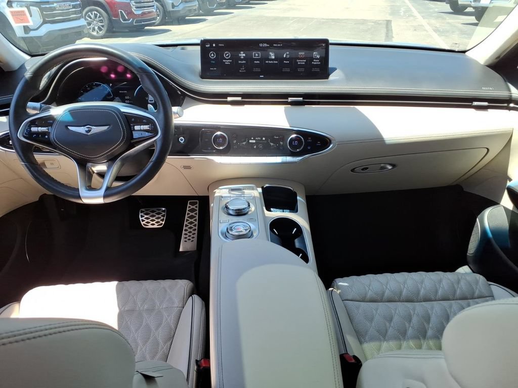 Used 2022 Genesis GV70 3.5T Sport w/ Sport Prestige Package AWD/4WD image 11