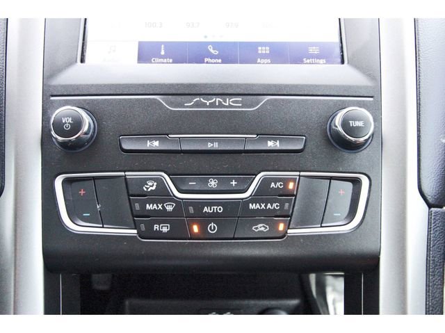 Used 2020 Ford Fusion SE image 25