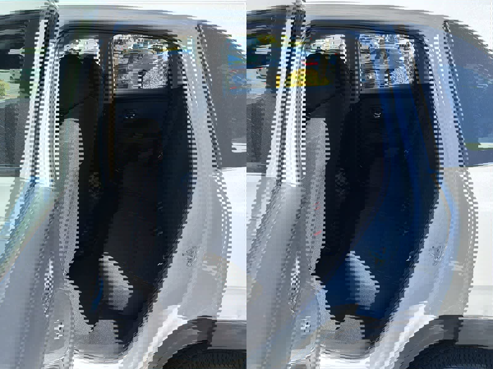 Used 2023 Honda HR-V LX image 15