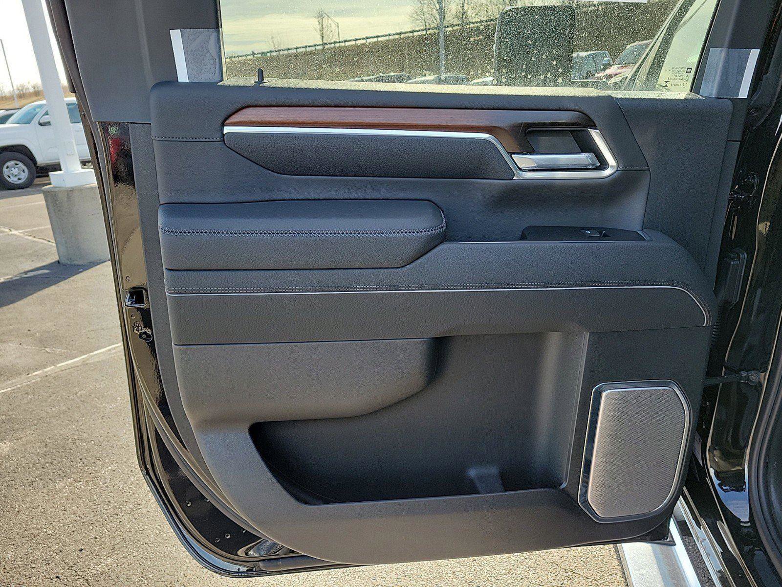 New 2026 GMC Sierra 3500 Denali w/ Denali Reserve Package image 13