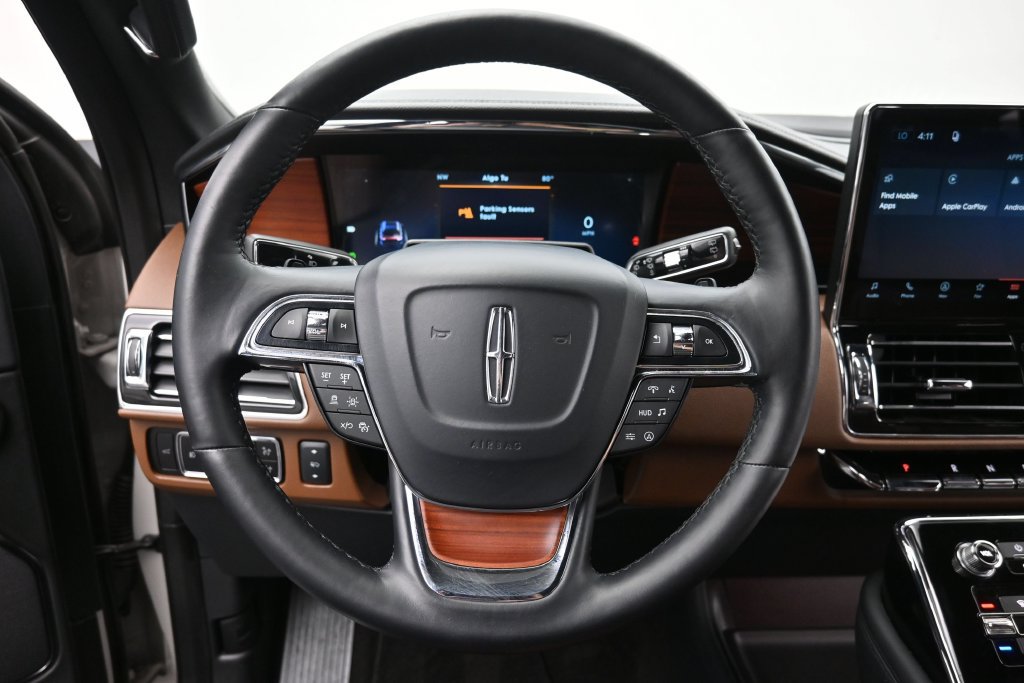 Used 2023 Lincoln Navigator Reserve RWD image 23