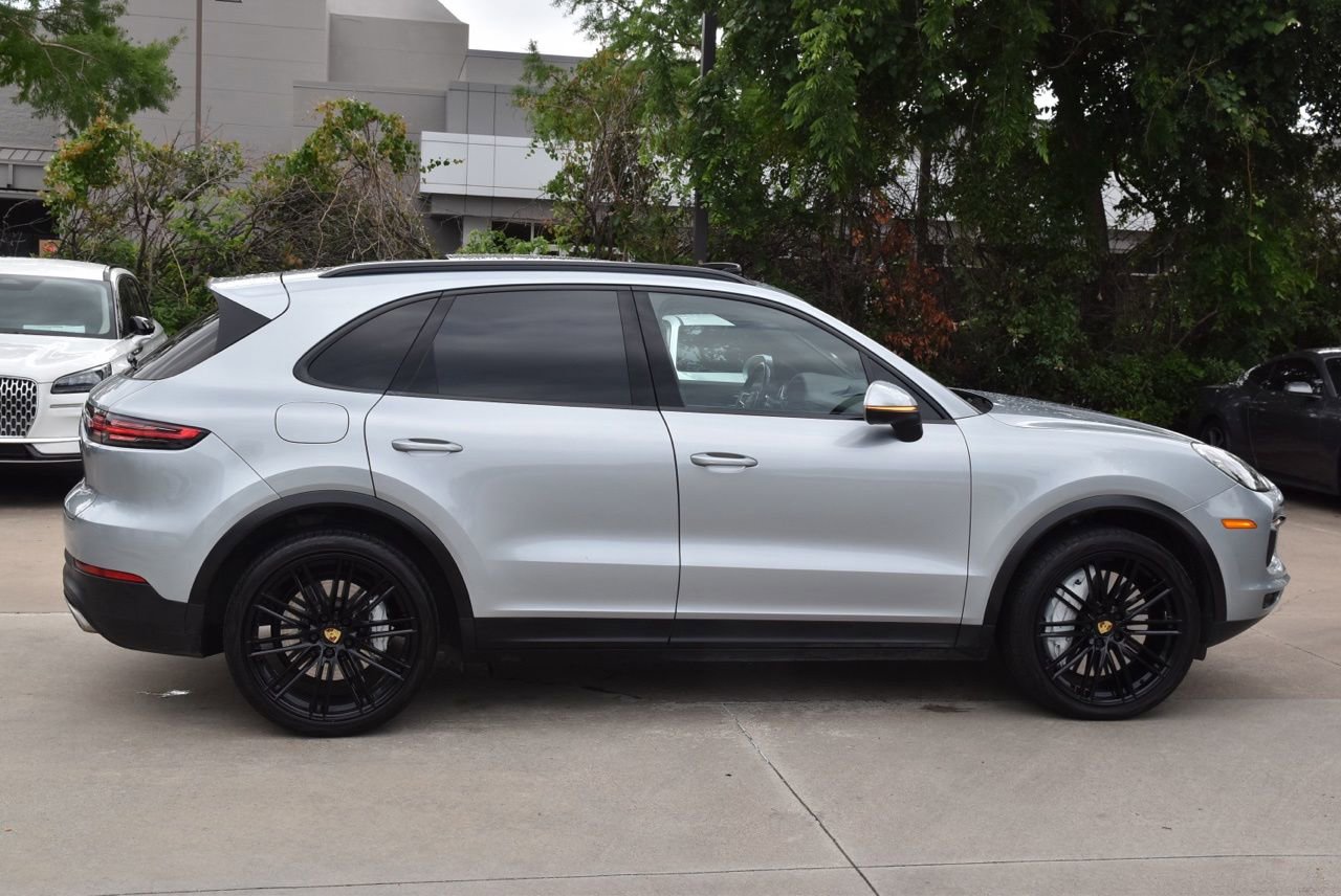Used 2022 Porsche Cayenne AWD/4WD image 6