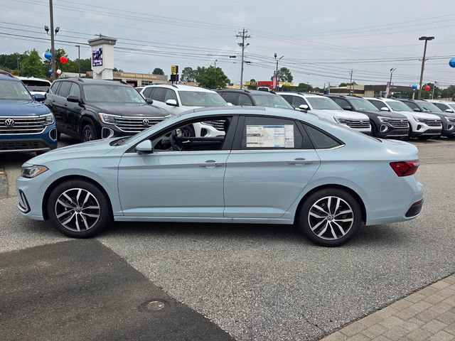New 2026 Volkswagen Jetta SE FWD image 4
