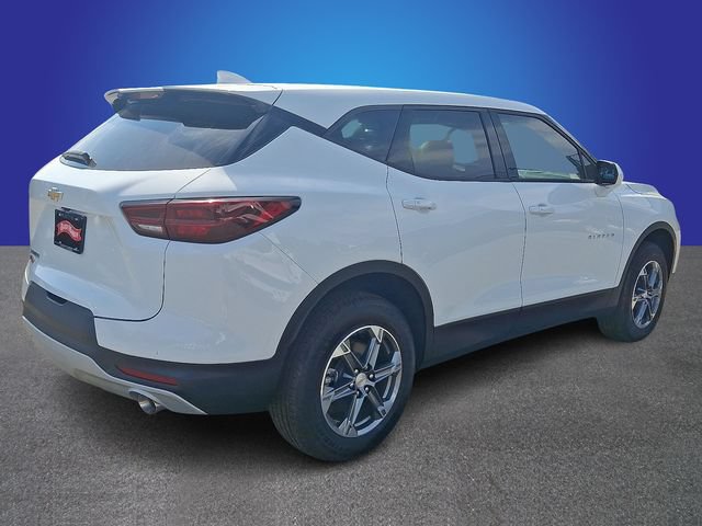 New 2024 Chevrolet Blazer LT w/ Driver Confidence Package FWD image 3