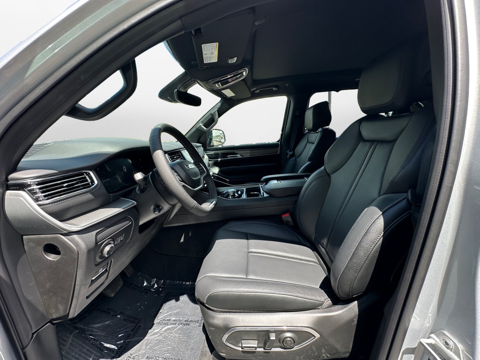 New 2026 Jeep Grand Wagoneer L Limited AWD/4WD image 11