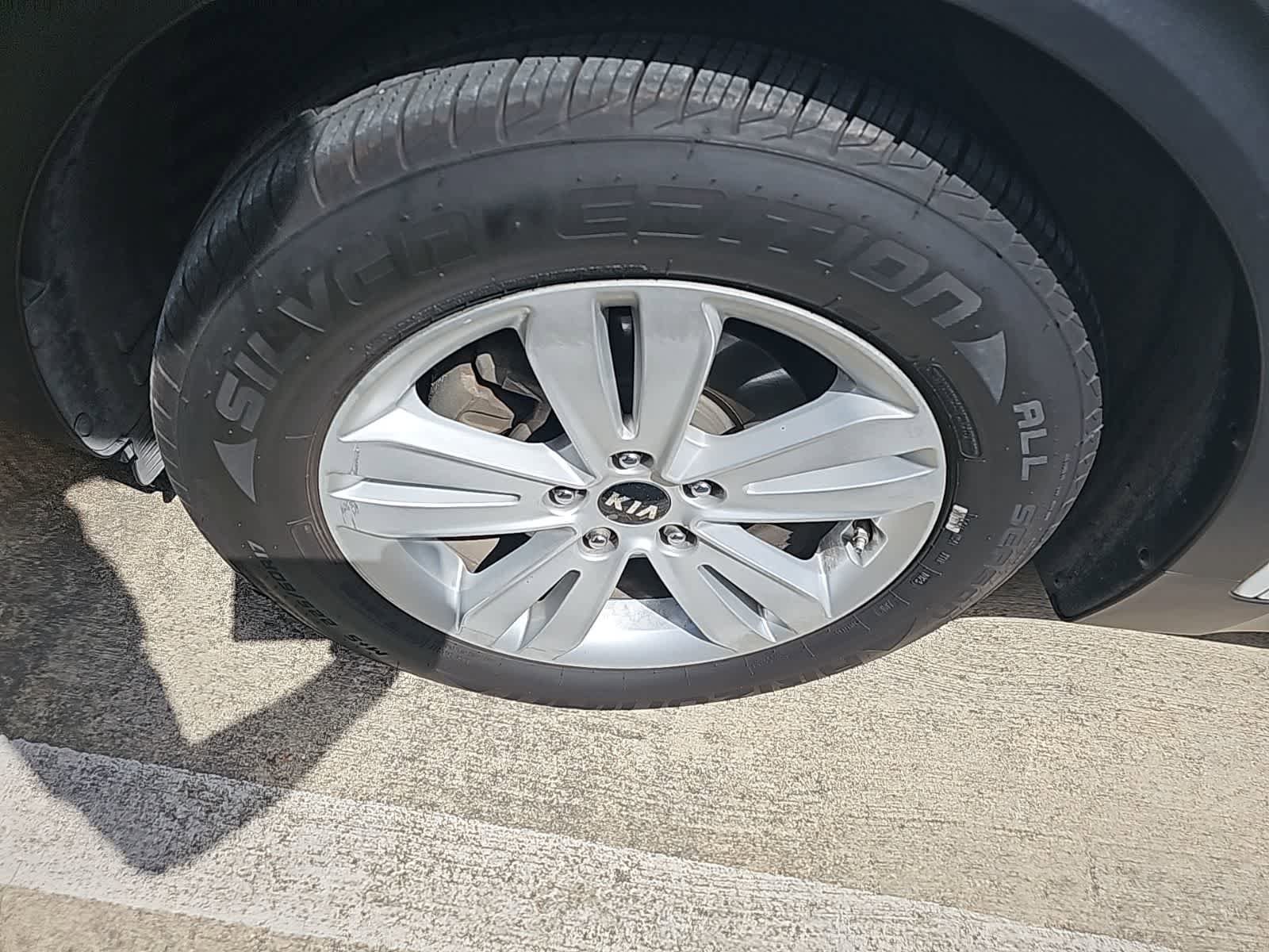 Used 2017 Kia Sportage LX FWD image 2