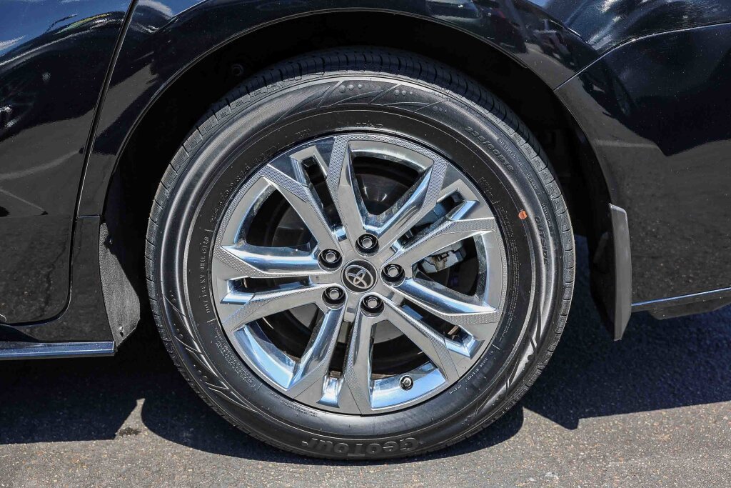 Certified 2023 Toyota Sienna XSE w/ XSE Plus Package AWD/4WD image 31