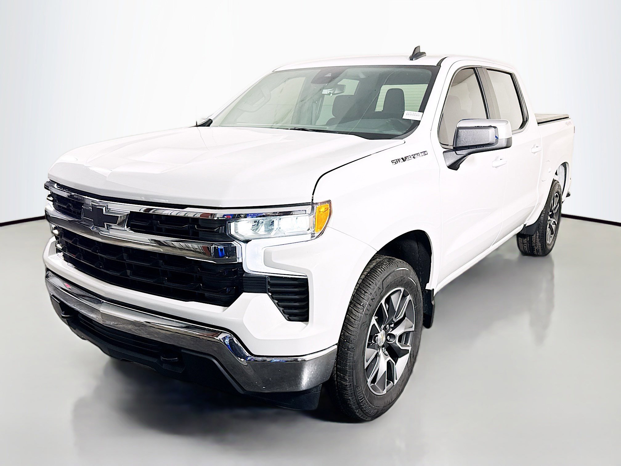 Used 2024 Chevrolet Silverado 1500 LT AWD/4WD image 4
