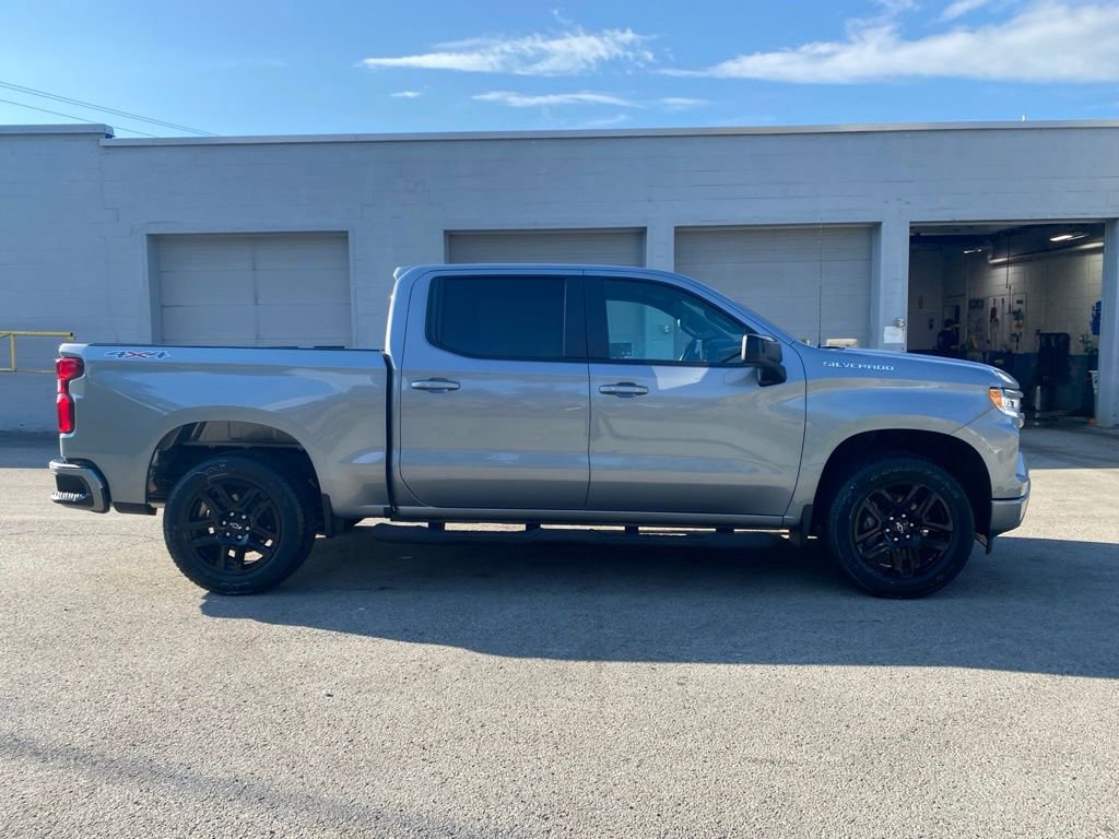 Used 2024 Chevrolet Silverado 1500 RST w/ Convenience Package II AWD/4WD image 2