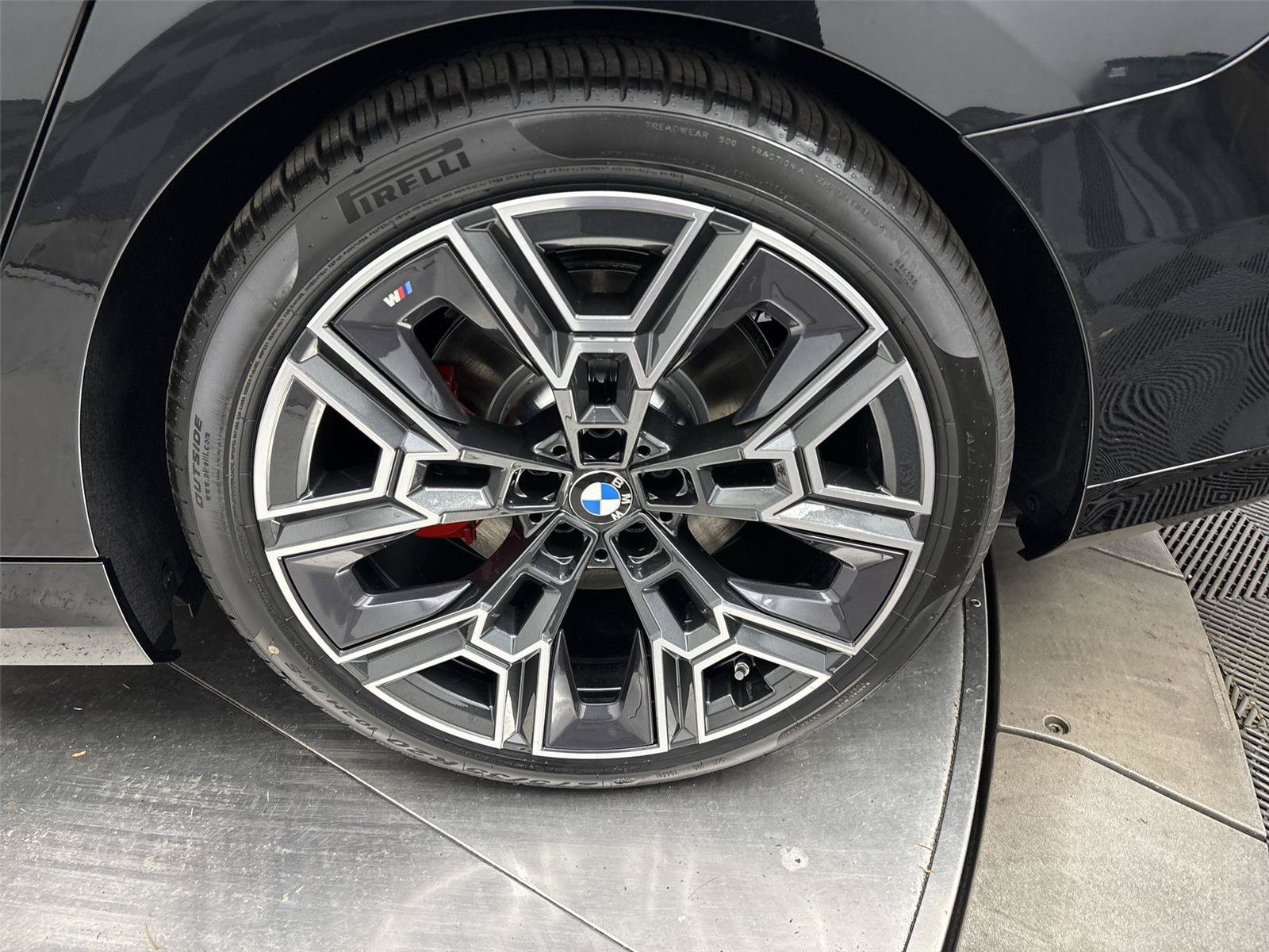 New 2027 BMW i5 xDrive40 AWD/4WD image 27