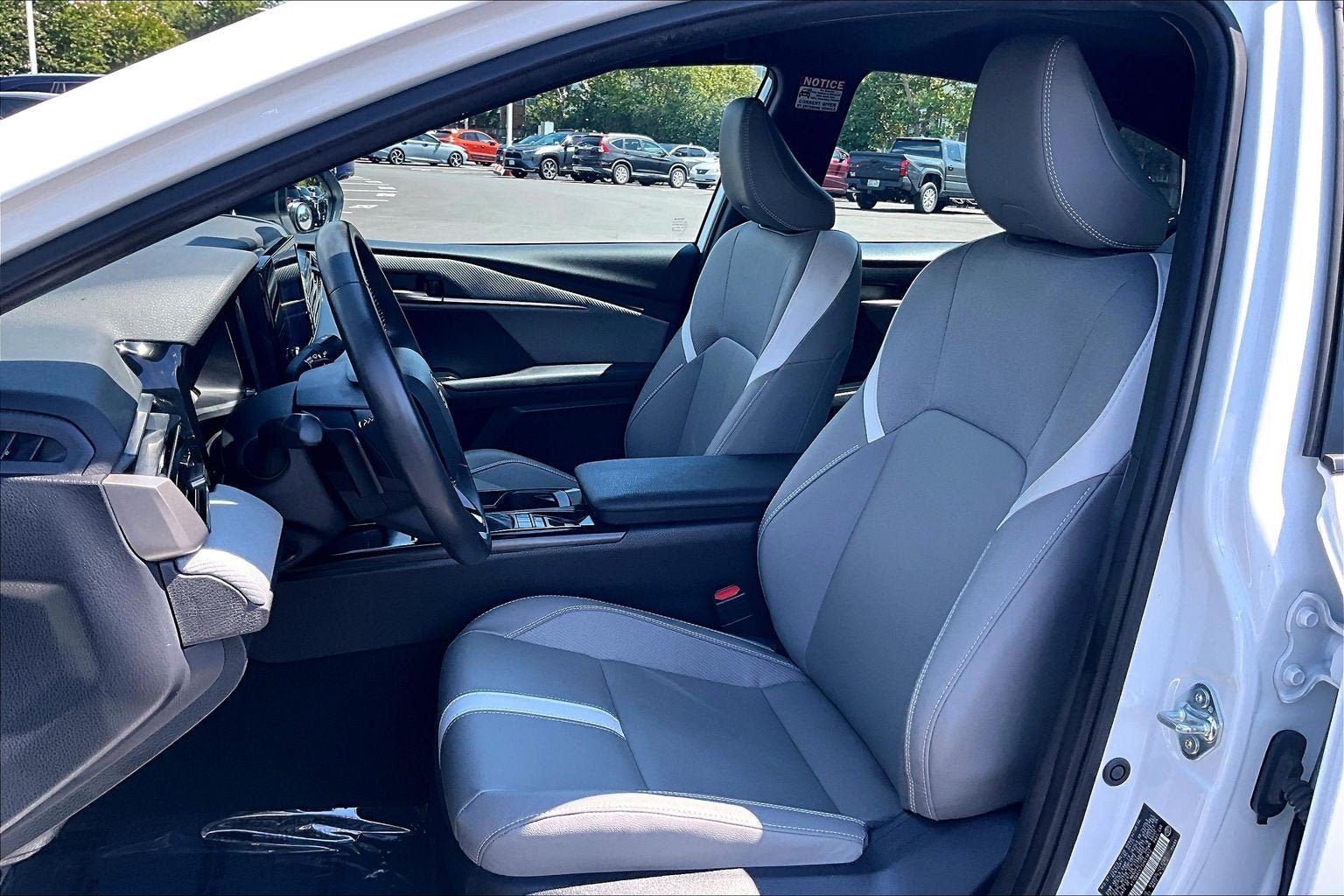 Used 2025 Toyota Camry SE w/ Convenience Package FWD image 23