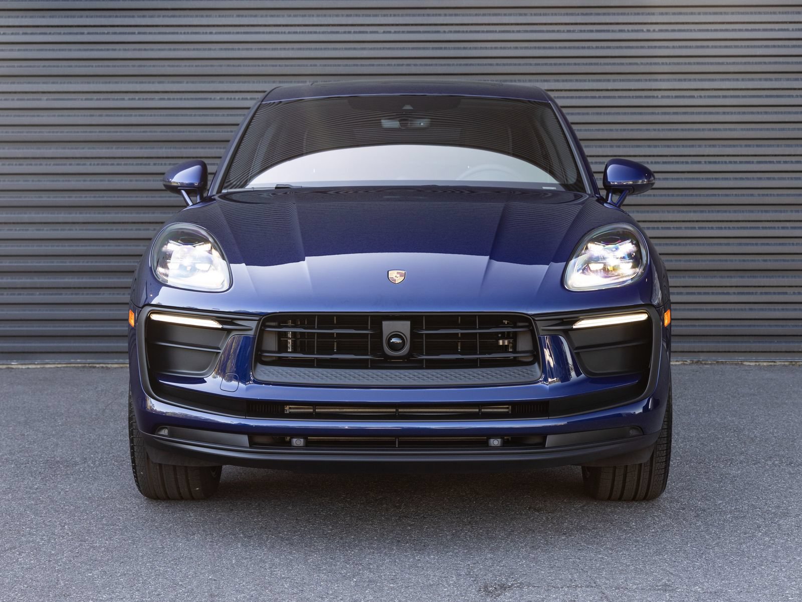 Certified 2026 Porsche Macan AWD/4WD image 7