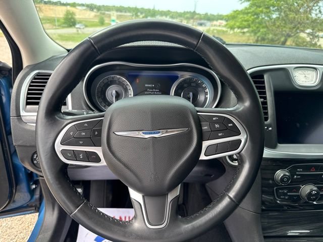 Used 2021 Chrysler 300 Touring L AWD/4WD image 28