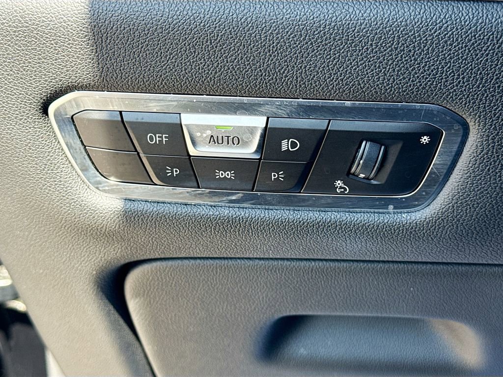 Used 2023 BMW X7 xDrive40i w/ Premium Package image 36