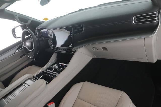 Used 2025 Jeep Wagoneer L Series III w/ Premium Group I image 36