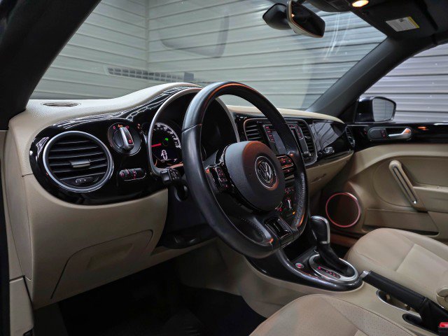 Used 2018 Volkswagen Beetle 2.0T S w/ Style & Comfort Package FWD image 12