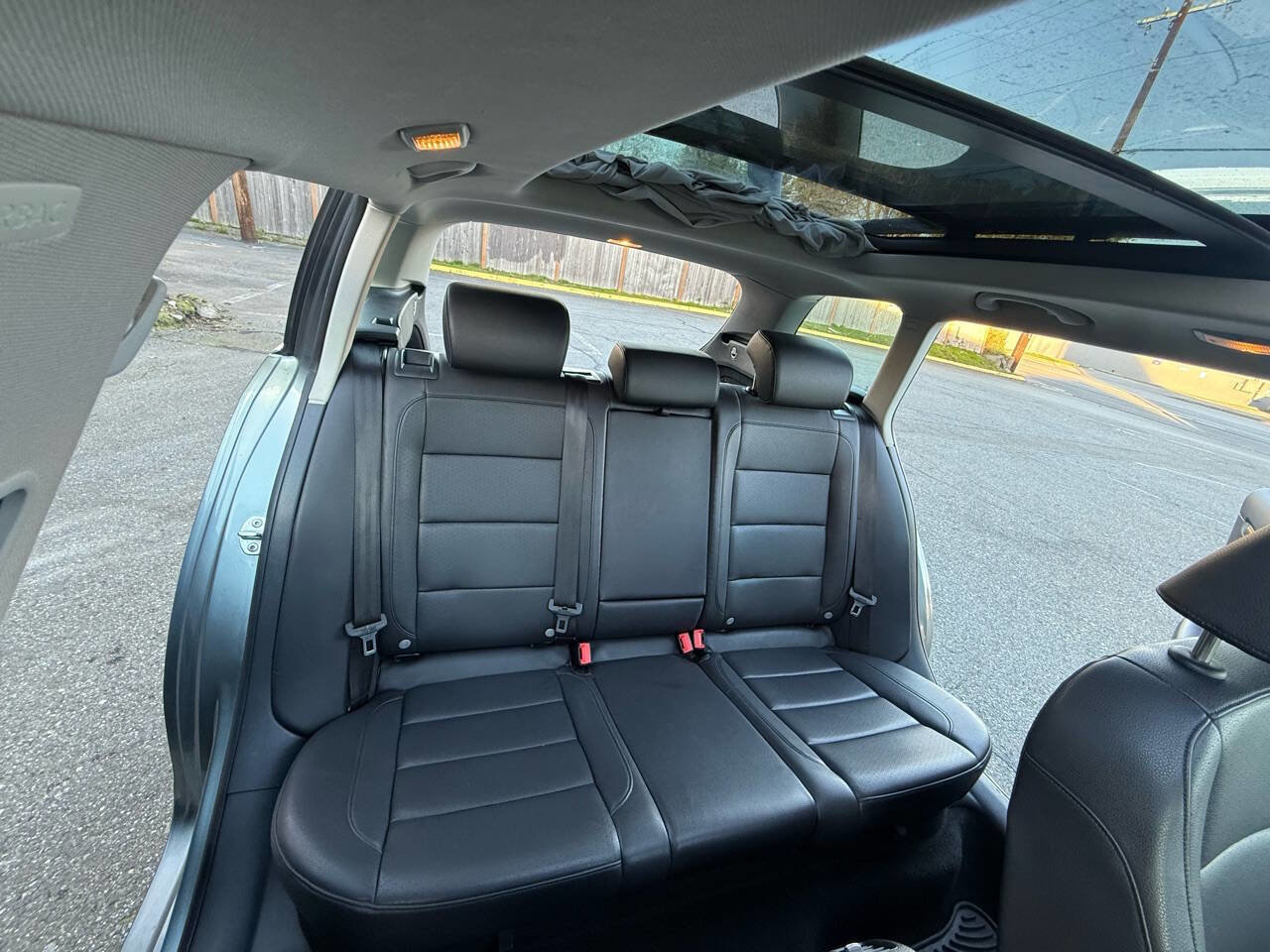 Used 2010 Volkswagen Jetta TDI FWD image 9