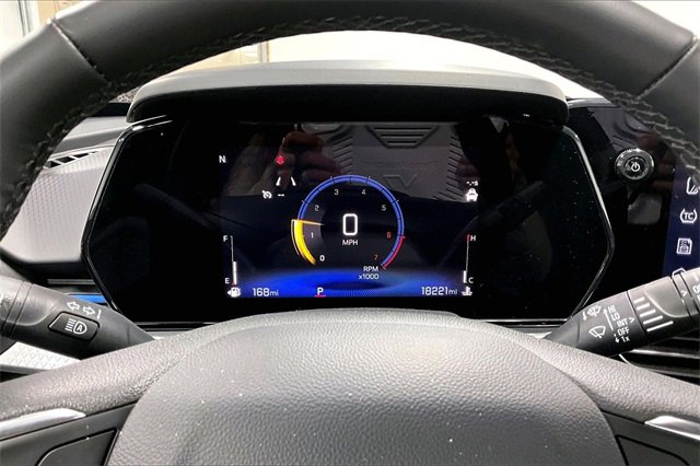 Used 2025 Chevrolet Trax LT w/ LT Convenience Package image 13