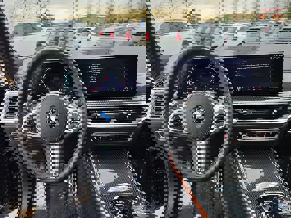 Used 2026 BMW X7 M60i image 15