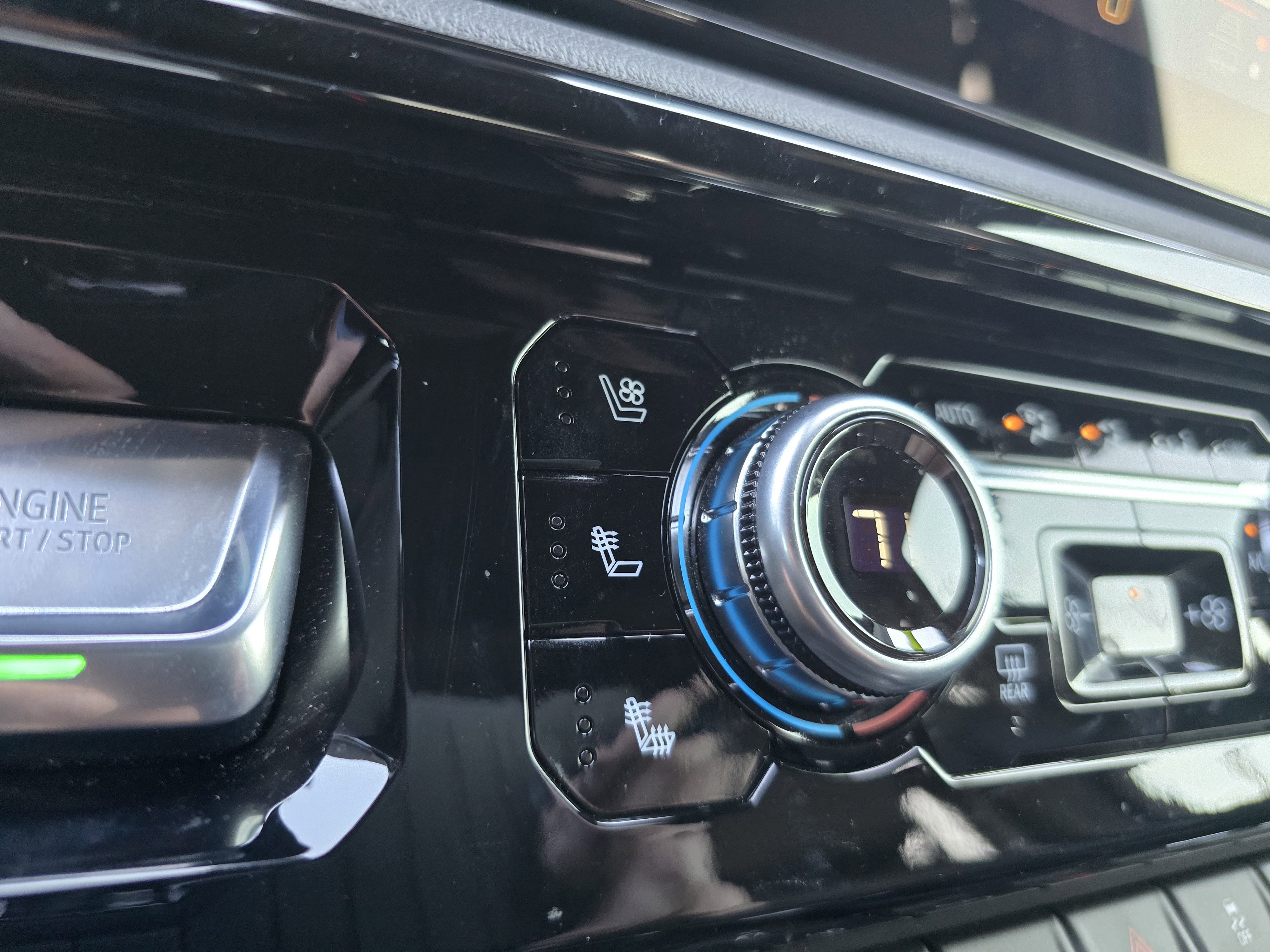 Used 2025 GMC Sierra 1500 AT4 image 31