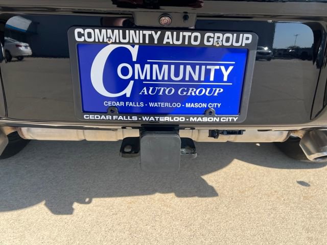 Used 2025 Land Rover Defender 110 X-Dynamic SE image 11