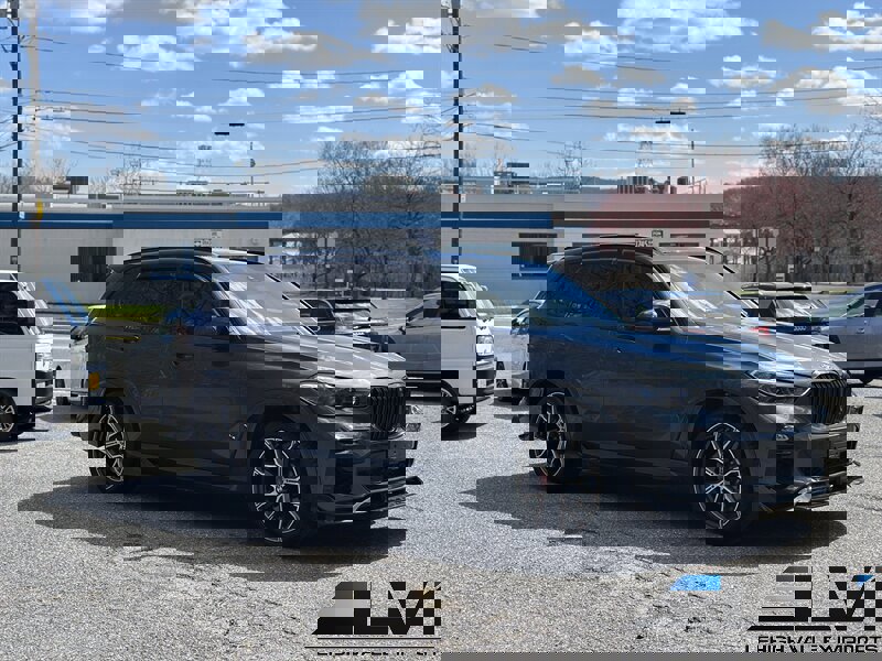 Used 2020 BMW X5 xDrive40i w/ M Sport Package image 9