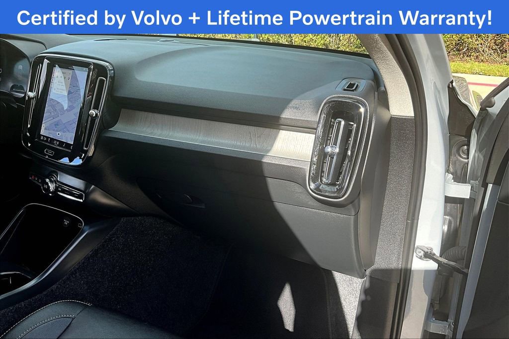 Certified 2025 Volvo XC40 B5 Core image 20