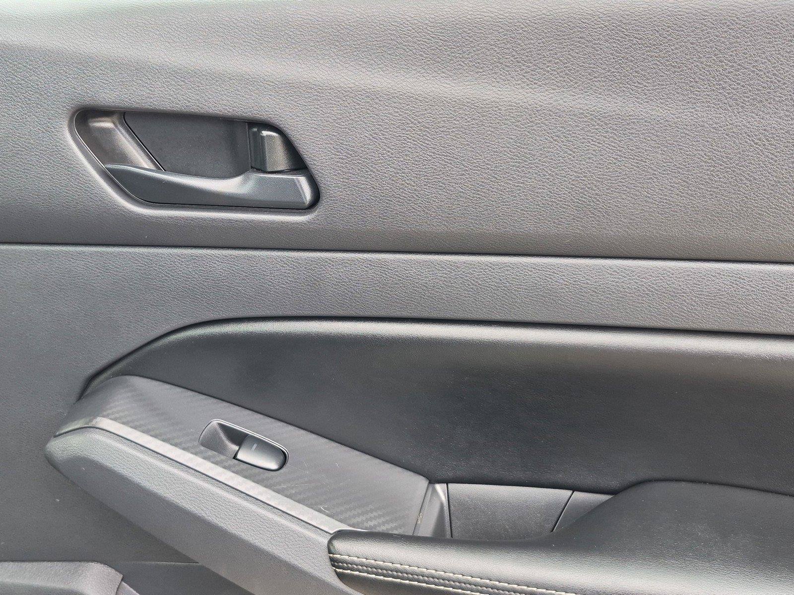 Used 2025 Nissan Altima 2.5 SV FWD image 8