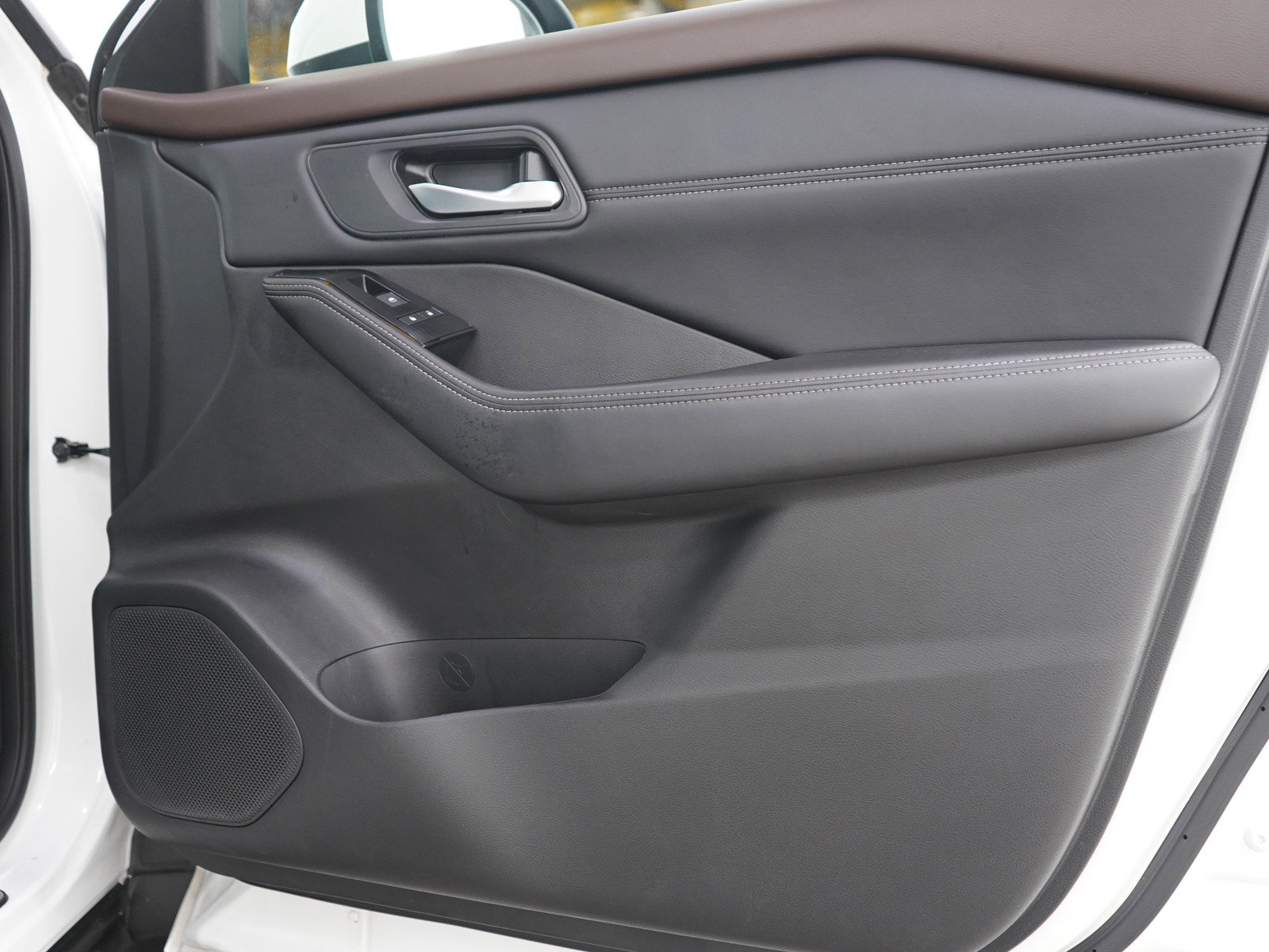 Used 2023 Nissan Rogue SV w/ SV Premium B Package AWD/4WD image 9