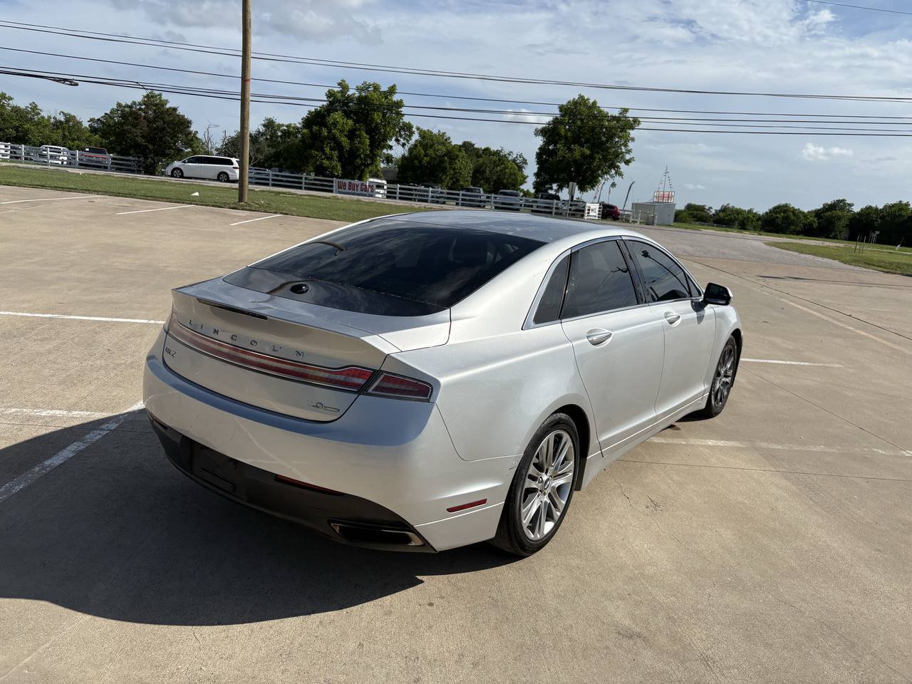 Used 2013 Lincoln MKZ FWD image 4