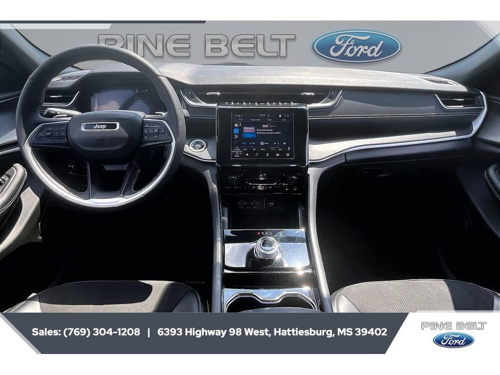 Used 2023 Jeep Grand Cherokee Altitude AWD/4WD image 13