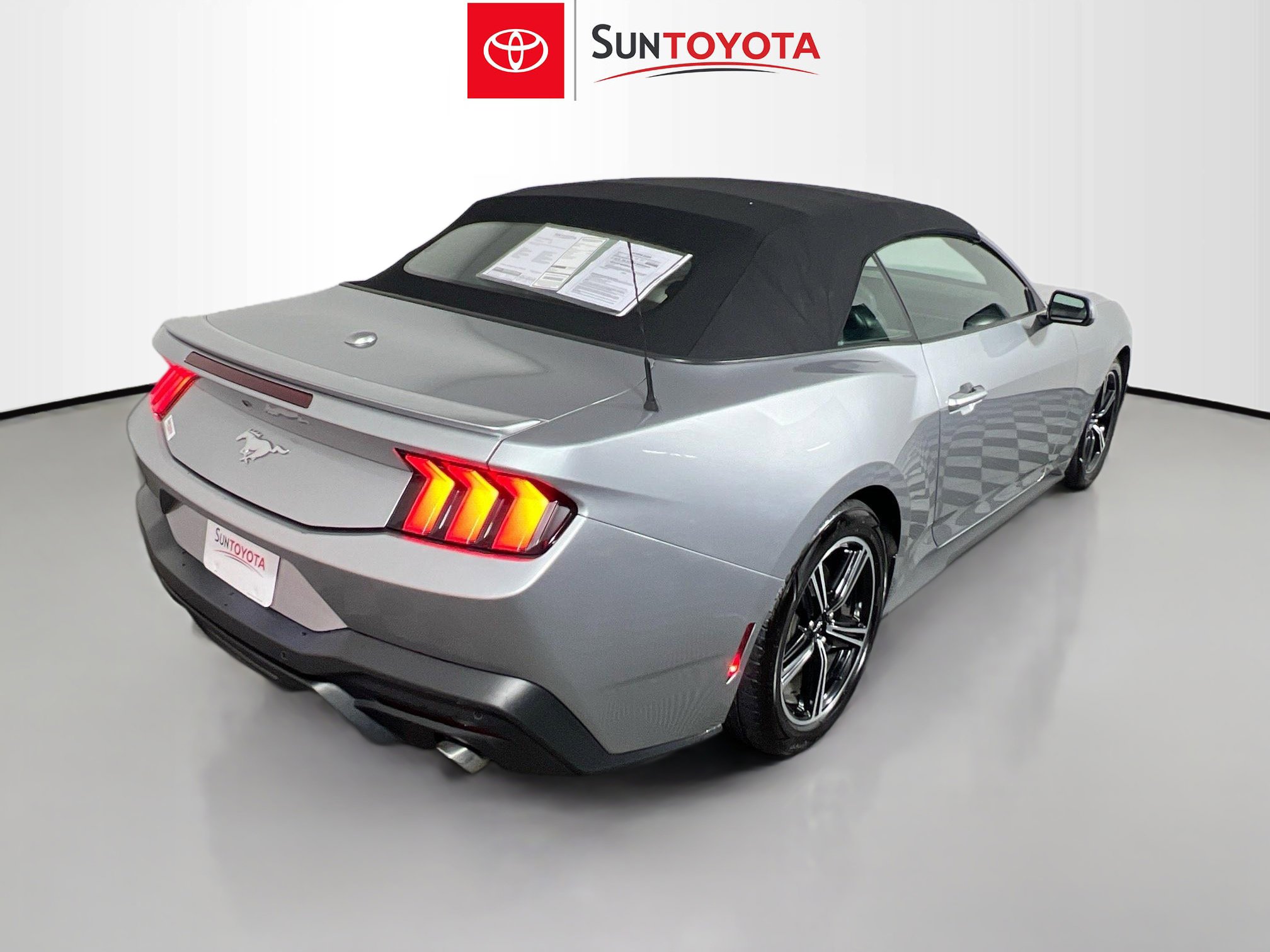 Used 2024 Ford Mustang Premium image 4