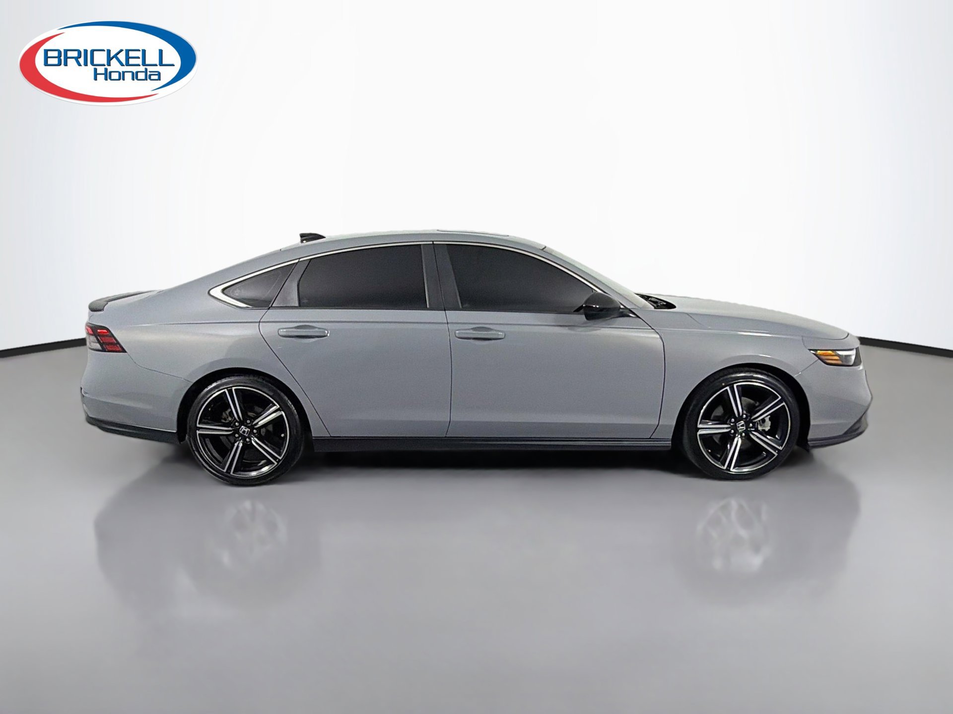 Used 2024 Honda Accord Sport image 2