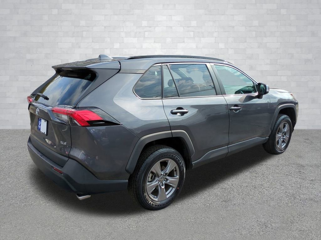 Used 2024 Toyota RAV4 XLE FWD image 5