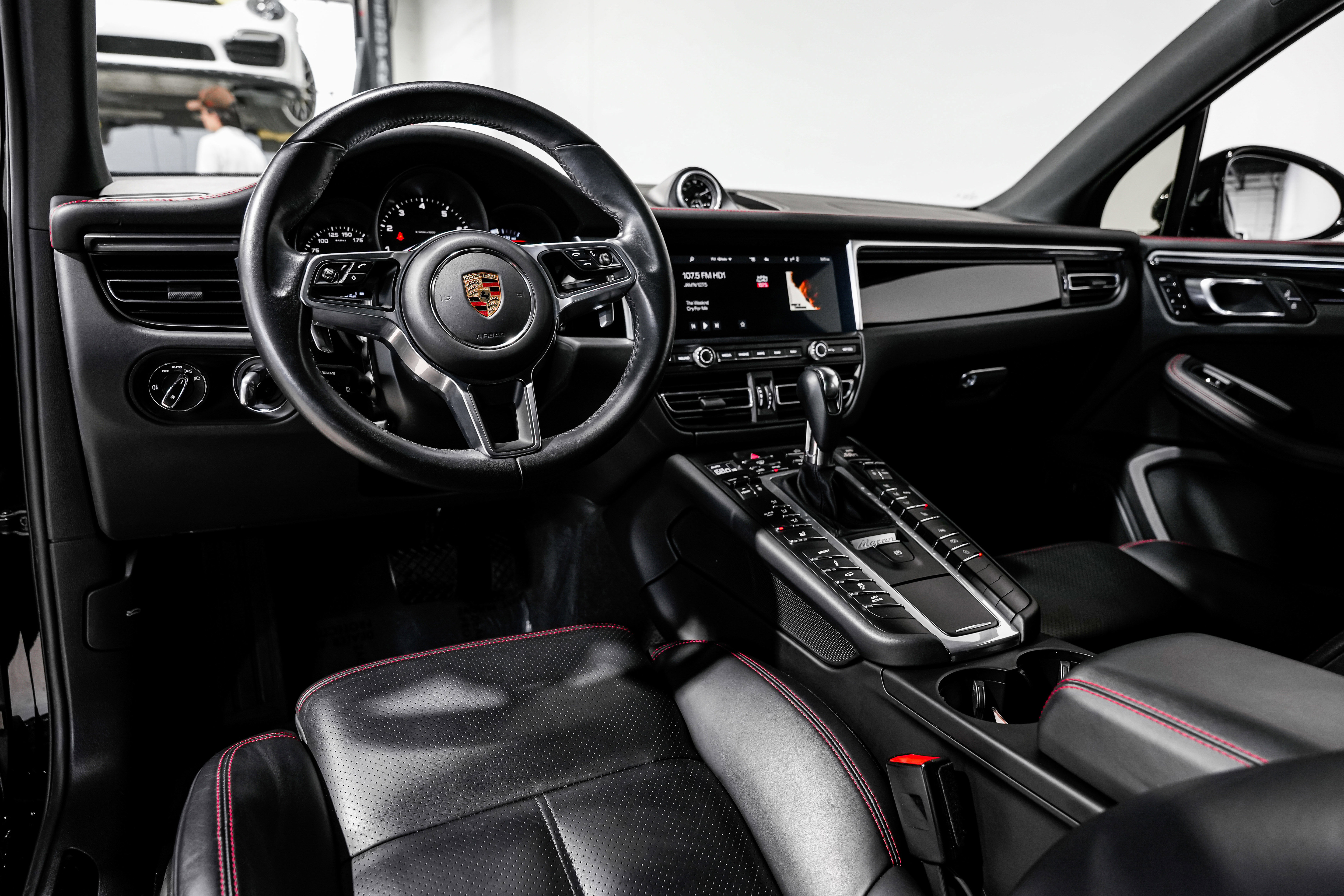 Used 2021 Porsche Macan GTS image 9