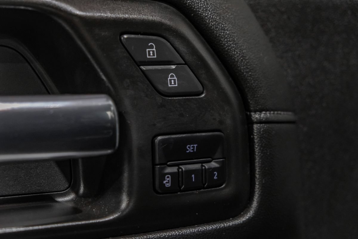 Used 2021 Chevrolet Silverado 1500 LTZ RWD image 41