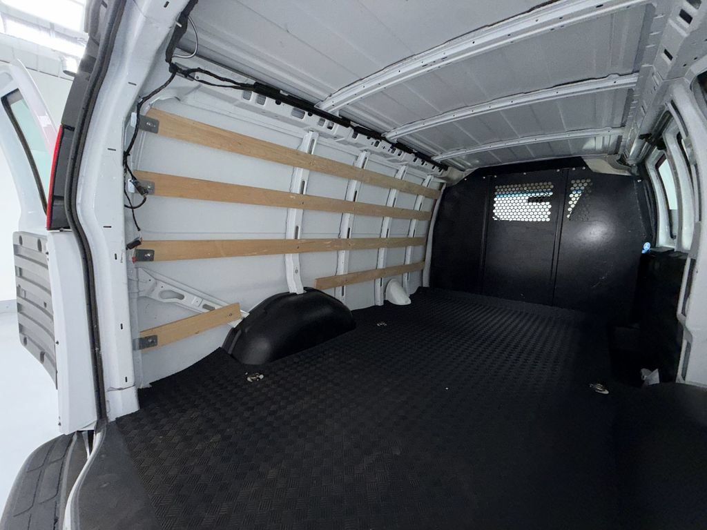 Used 2025 GMC Savana 2500 w/ Driver Convenience Package RWD image 17